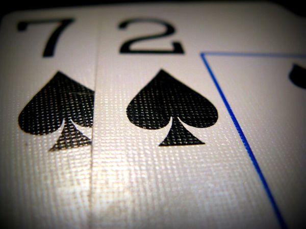 德州扑克为什么是技术游戏 - 德州扑克为什么是技术游戏:从概率、位置到心理博弈的深度解析