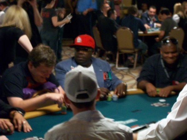 https://www.reddit.com/r/poker/comments/1u7ki6s/just_took_down_the_10_daily_at_borgatapoker_online/ - 线上小比赛夺冠记:从Borgata $10赛事