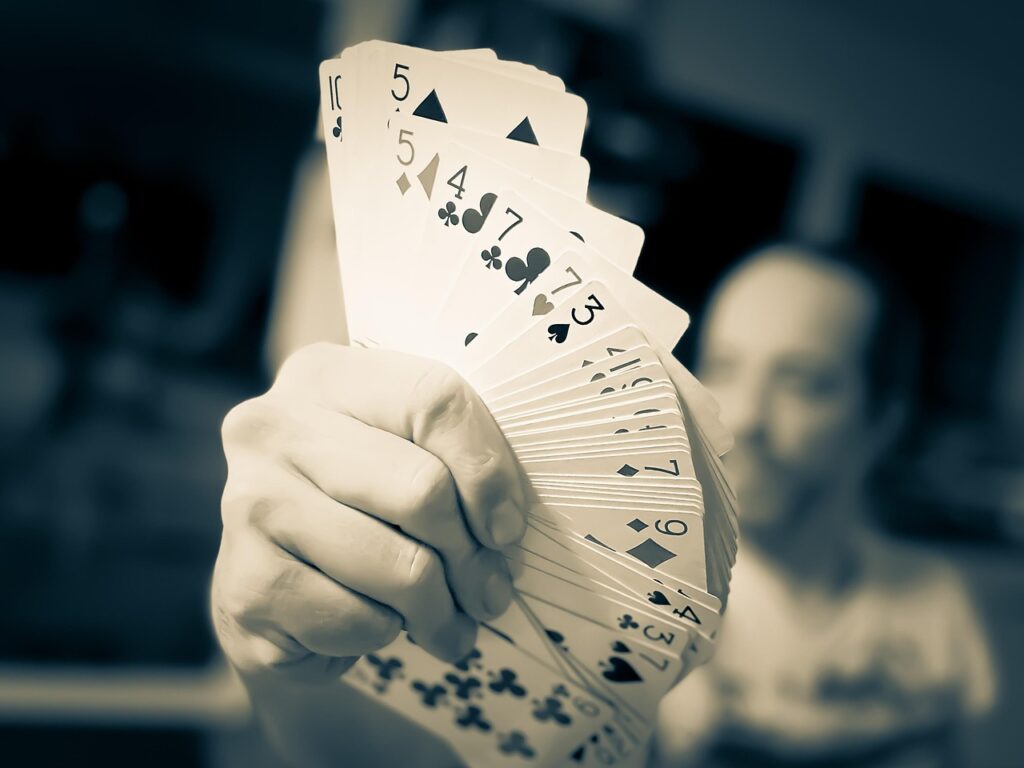 https://www.reddit.com/r/poker/comments/1u8ck5x/2510_qq_hand_help/ - QQ翻前跟注3bet后，河牌面对全下该不该弃？一手2/5/10牌局解析